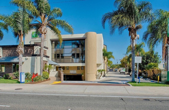 Holiday Inn Express Costa Mesa, an Ihg Hotel