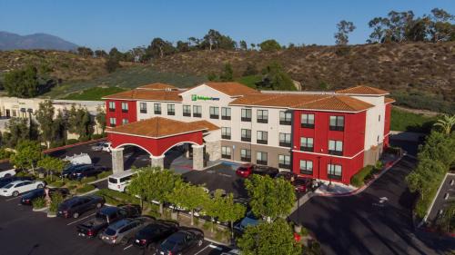 Holiday Inn Express Suites Forest Ihg Hotel 