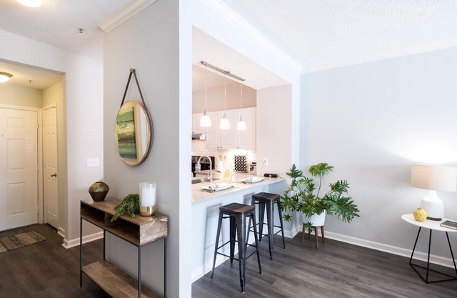 Hope St Downtown Luxury 30 day Rental