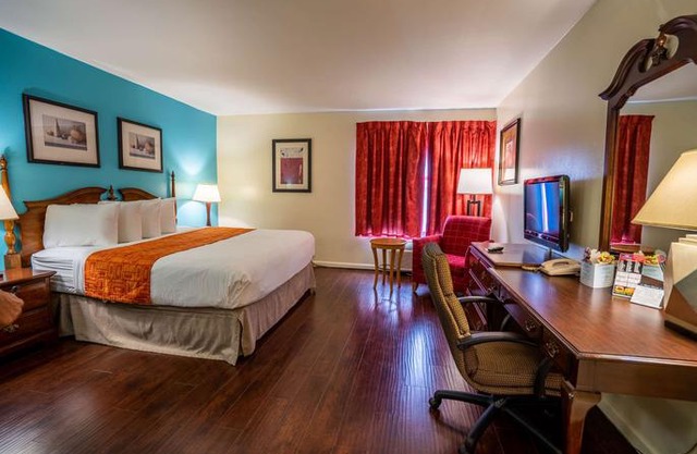 Howard Johnson by Wyndham Buena Park