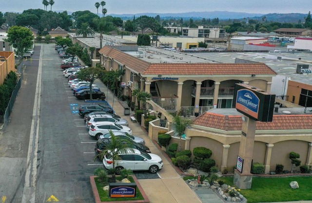 Howard Johnson 