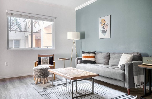 Ideal Hollywood 1BR w/Gym, Pool & Spa, nr. Sunset Blvd, by Blueground