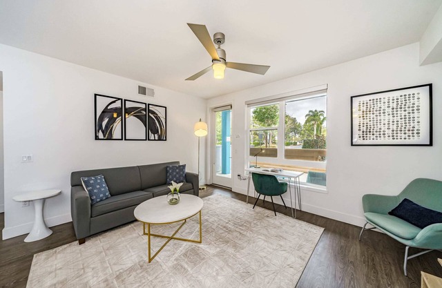 Kasa | Light & Airy 1BD + Free Wifi | Anaheim