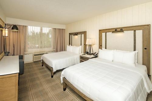 Knott Berry Farm Hotel 