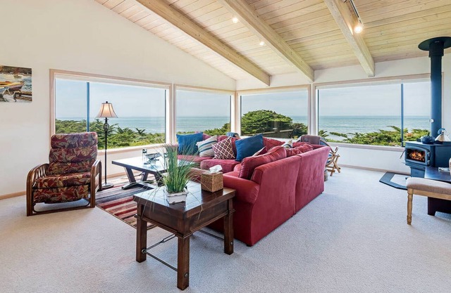 La Costiera | Paradise on the Bluffs w/ Ocean Views & Private Hot Tub