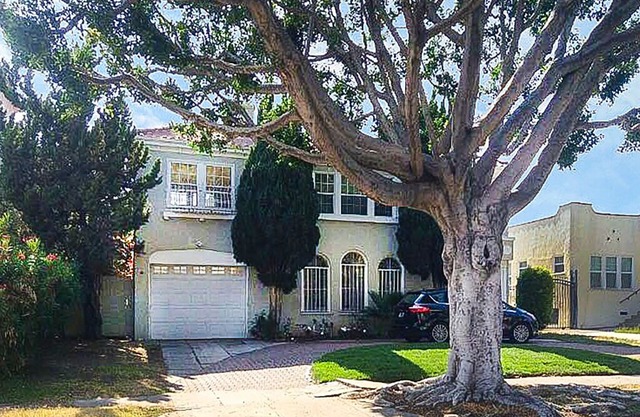 Larchmont Village Hollywood walk to paramount studios Designer stylish spacious