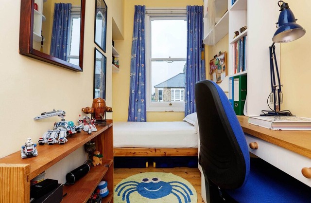 Large 5 bedroom home in unique Camden - reaching Camden Town in 8 min. (Veeve)