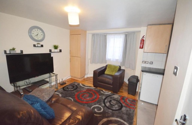 London One Bedroom Apartment
