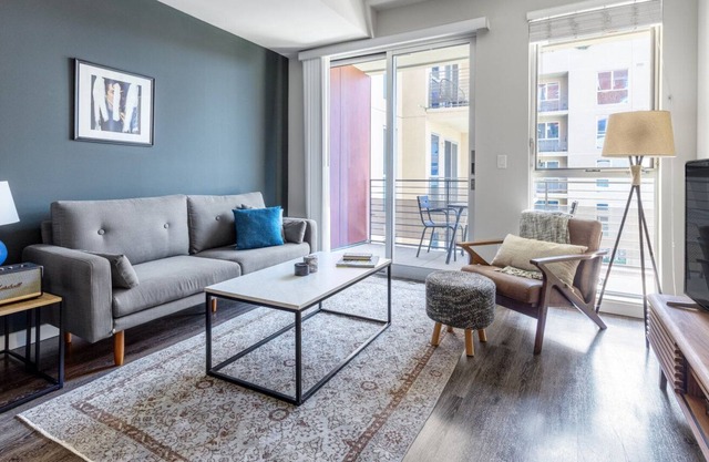 Lovely Koreatown 1BR w/ Gym, Pool, walk to Wilshire Blvd by Blueground