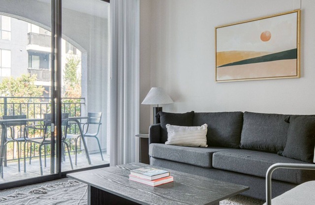 Lovely North Hollywood 2BR w/ Gym & Pool, near TJ & shops, by Blueground