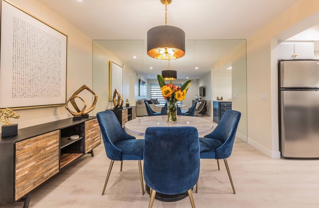 Luxury 2 Bed/2 Bath Downtown Palm Springs/Pool/Spa/Tennis