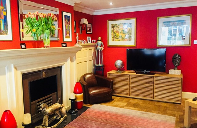 Luxury Garden Flat close to central London