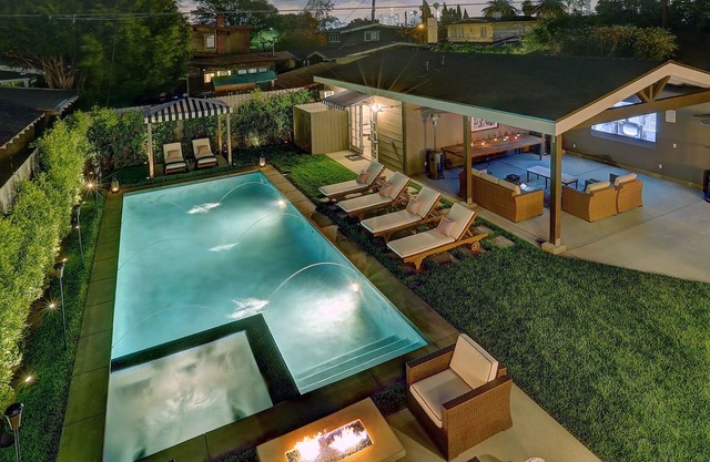 Luxury Pool Estate Prime Hollywood Walkable