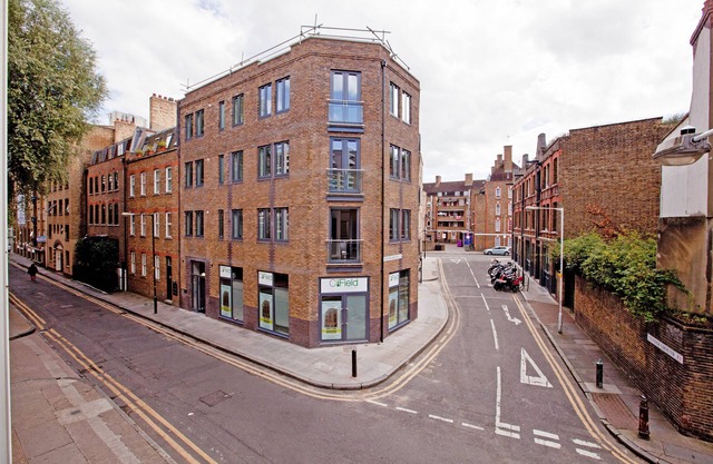 Modern 2 bedroom 2 bathroom Apartment in Shoreditch