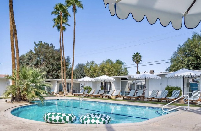 Monkey Tree Hotel 12