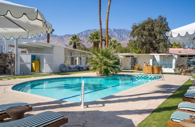 Monkey Tree Hotel 6 in Palm Springs