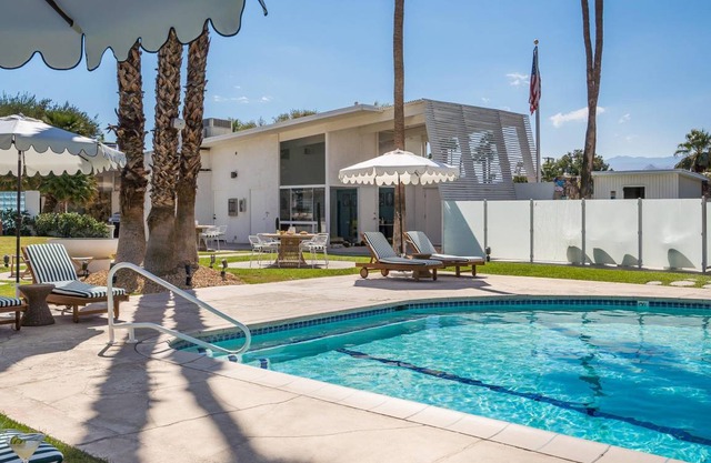 Monkey Tree Hotel 8 in Palm Springs