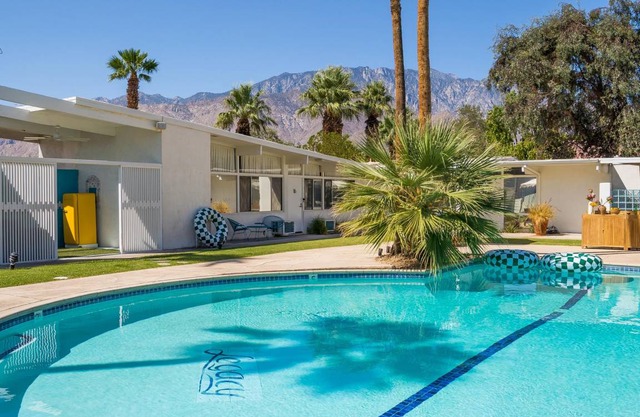 Monkey Tree Hotel 7 in Palm Springs
