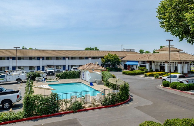 Motel 6 Oakdale, Ca