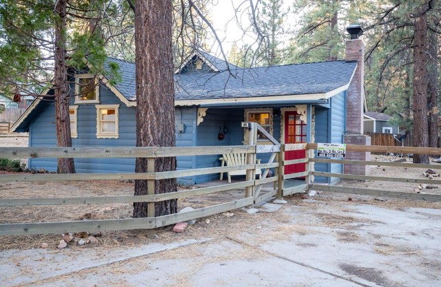 Mountain Cottage-1882 by Big Bear Vacations