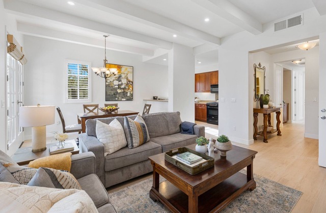 Newly Remodeled Single Story Townhome, Spanish Fountain View, Pet Friendly! - Ground Floor (H90)