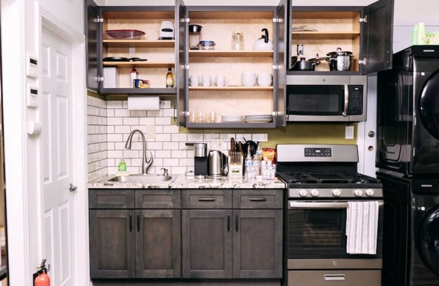 NEWLY RENOVATED BEAUTIFUL 2-BEDROOM HOME WITH EVERYTHING! (p43)