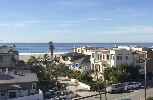 Panoramic South Bay views - Steps to Beach