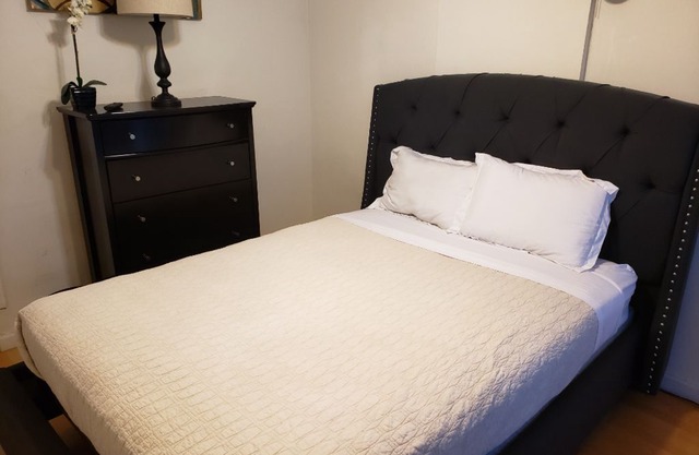 Private room on Pico and Robertson