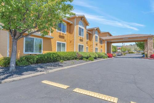Quality Inn Flags Discovery Valley 