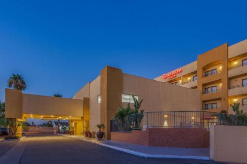 Ramada Plaza 