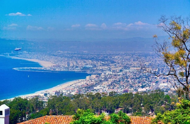 Relax and Recharge! Free Onsite Parking, Near Hermosa Beach Pier