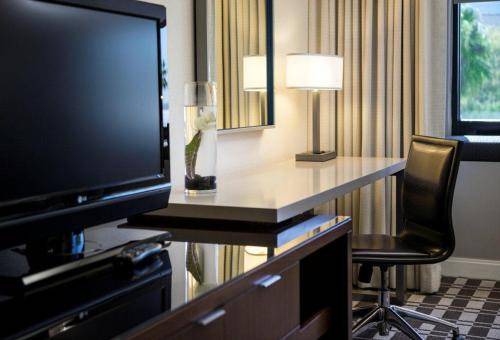 Renaissance Long Beach Hotel Guest Room 2 Double