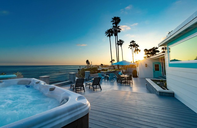 Retro Sea Cottage 180' Ocean Front Panoramic View