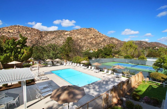 Riviera Oaks Resort 
