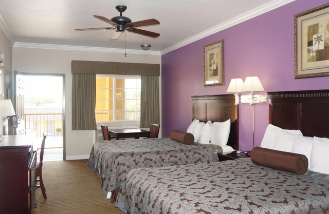 Rodeo lodge