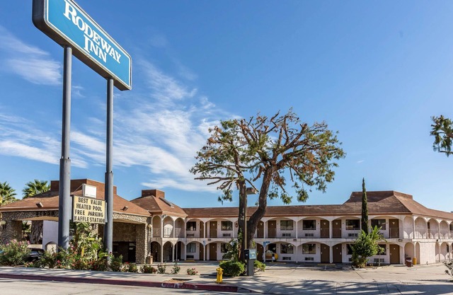Rodeway Inn Magic Mountain Area