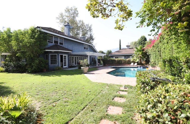 Spacious 4b3.5b House w/Swimming Pool in Pasadena