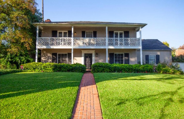 Spacious and Elegant 4 Bedroom Home in Prime Location Pasadena