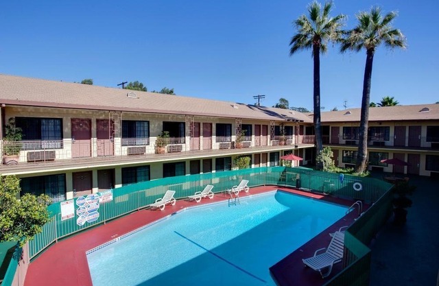 Studio City Courtyard Hotel