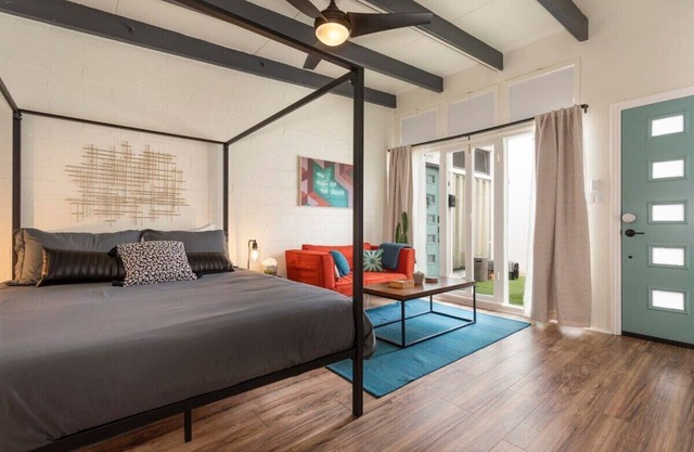 Stylish Hermosa Pier Getaway plus free parking