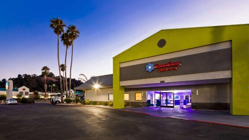 Surestay Hotel 