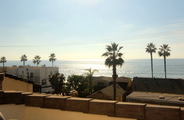 SURFRIDER PENTHOUSE - Studio - Amazing Ocean views , Windansea Beach, La Jolla