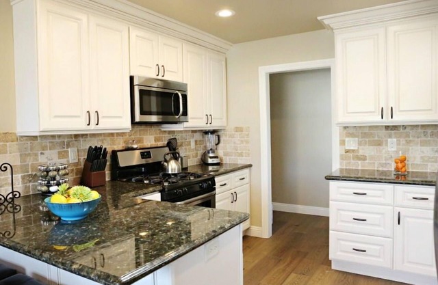 Swanky 5 bedroom 4.5 bath home (3 Master Suites)