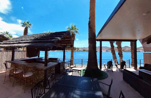 Riverfront Beach Villa Colorado River 