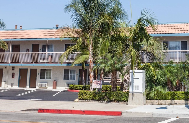 Travelodge by Wyndham Fullerton Near Anaheim