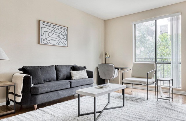 Trendy North Hollywood 1BR w/Gym & Pool, near TJ & shops, by Blueground