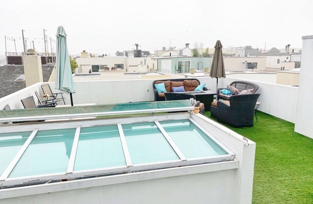 Venice Beach House w/Private Rooftop and Garage