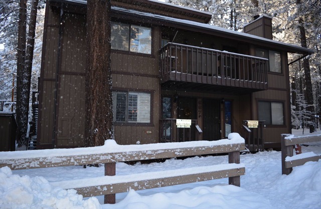 Walk to Snow Summit 3b 2b condo WiFi Sleeps 8