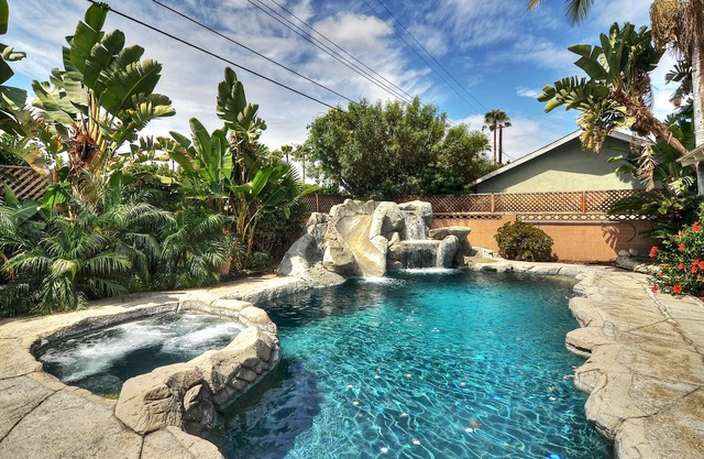 *Water Slide!*Pool*Spa*Game Room!*FREE Night*