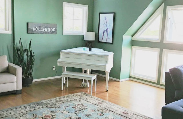 Your safe & hidden luxury mini-mansion in Hollywood Hills